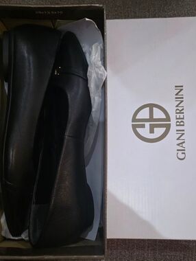 Giani Bernini Black Leather Slip-On Flats